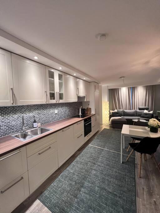 Spacious And Beautiful Apartment In Bergen With Free Parking Exterior foto